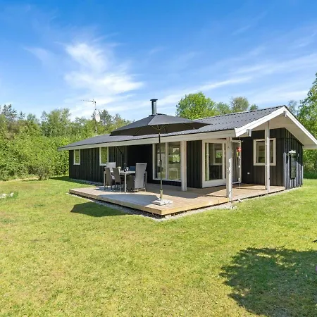 Aldina - 1-6km From The Sea In Ne Jutland By Interhome *